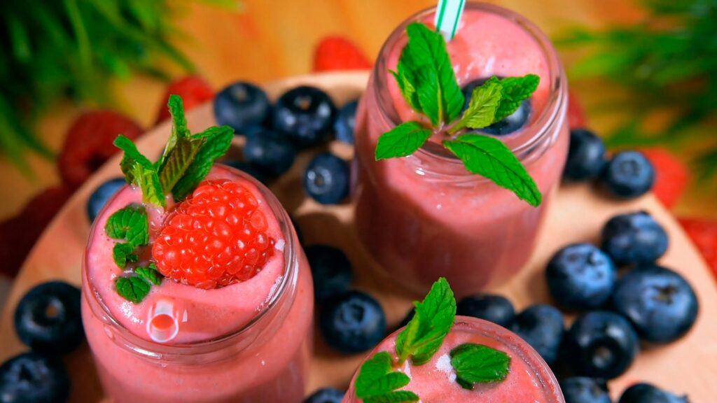 how to make a smoothie with frozen fruit